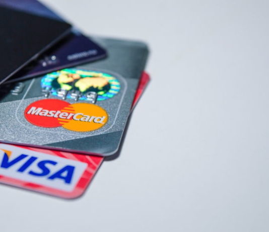Nowości w aplikacji mBanku: łatwiejsze zarządzanie kartami i limitami