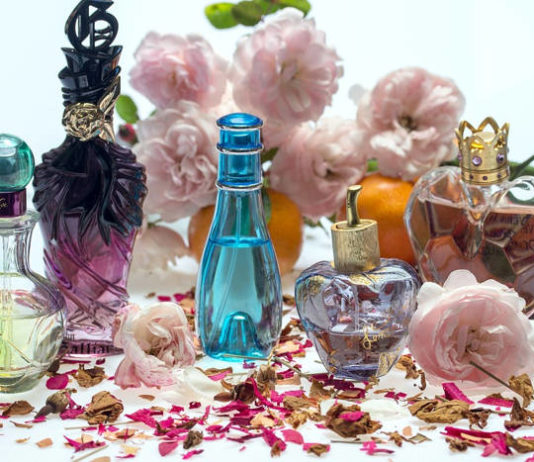Trendy w opakowaniach perfum dla kobiet